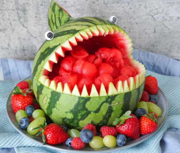 Melonen schnitzen 
